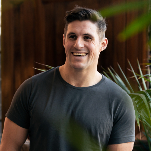 man in black tshirt